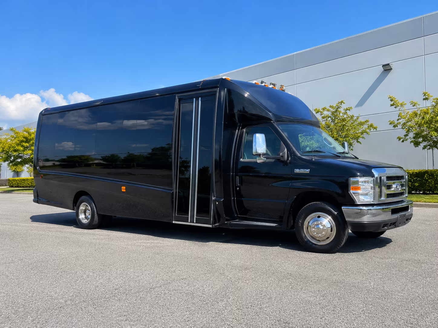 Dallas Winery Tour & Pub Crawl Transportation